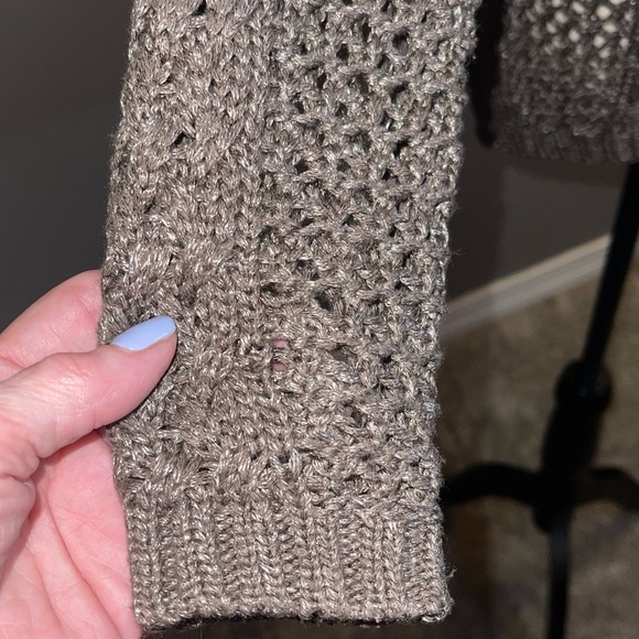 Beautiful Open Knit Sweater, long sleeves - perfect with pretty undergarments! - Picture 7 of 12